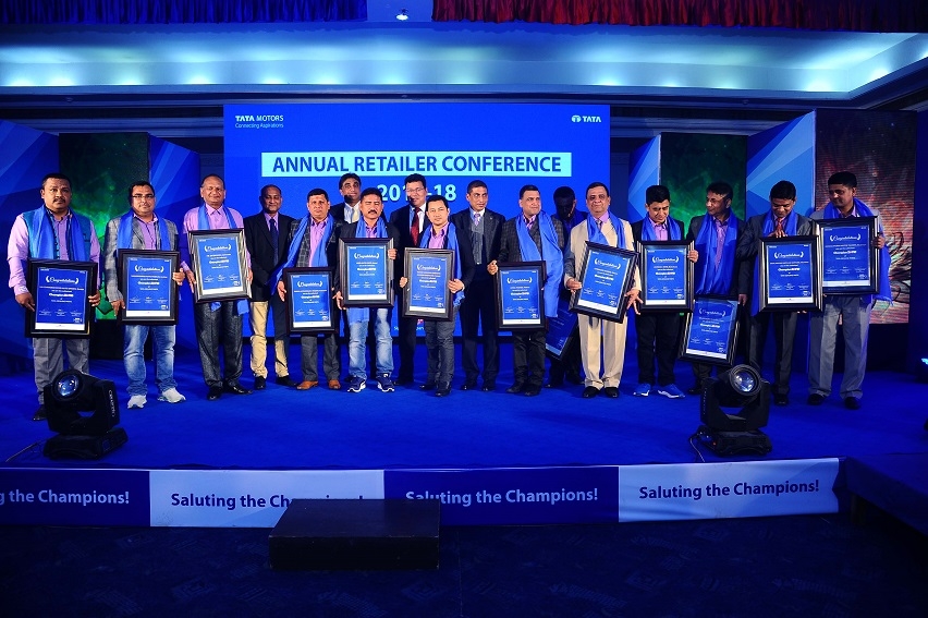 Award Distribution Ceremony on Annual Retailer Conference
